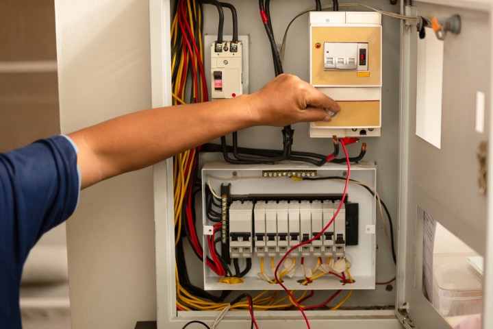 Things to be careful about when providing electrical services
